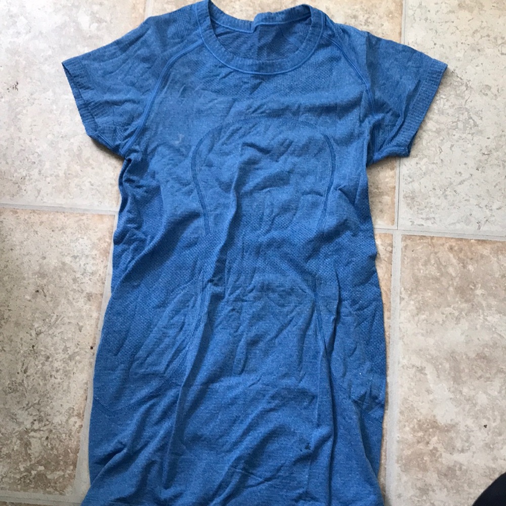 Lulu lemon tee